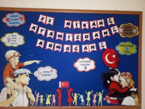 "Küçük hanımlar, küçük beyler! Sizler, hepiniz geleceğin bir gülü, yıldızı ve ikbal ışığısınız. Memleketi asıl ışığa boğacak olan sizsiniz. Kendinizin ne kadar önemli, değerli olduğunuzu düşünerek ona göre çalışınız. Sizlerden çok şey bekliyoruz."
 							Gazi Mustafa Kemal Atatürk
